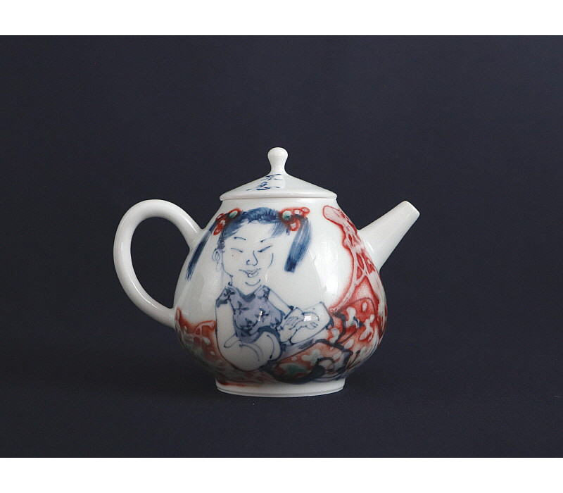 90. 청화유리홍 동자문