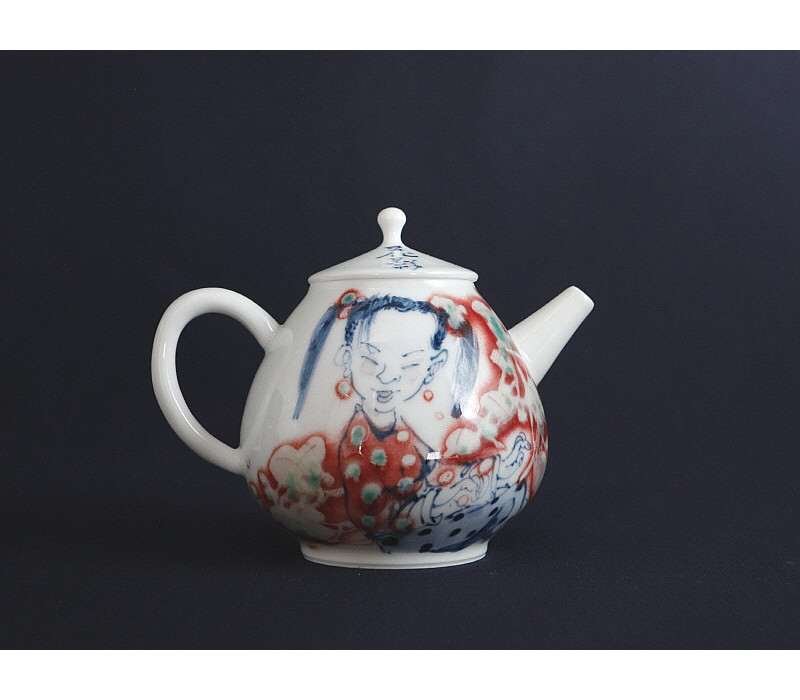 94. 청화유리홍 동자문