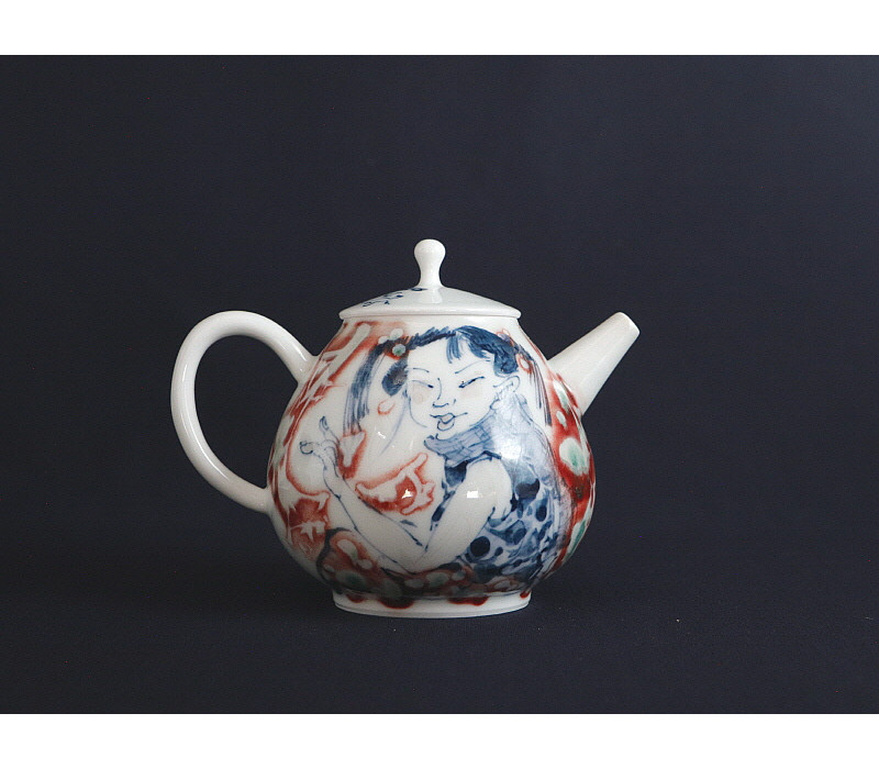 99. 청화유리홍 동자문