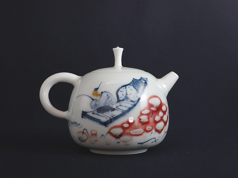 105. 청화유리홍 주인물문