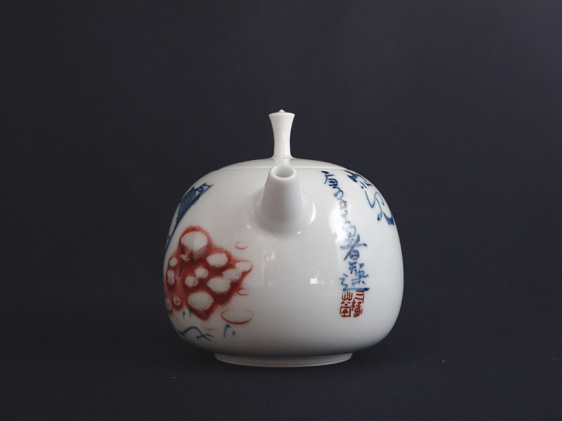 105. 청화유리홍 주인물문