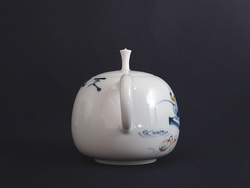 105. 청화유리홍 주인물문