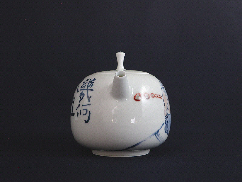 108. 청화유리홍 인물문