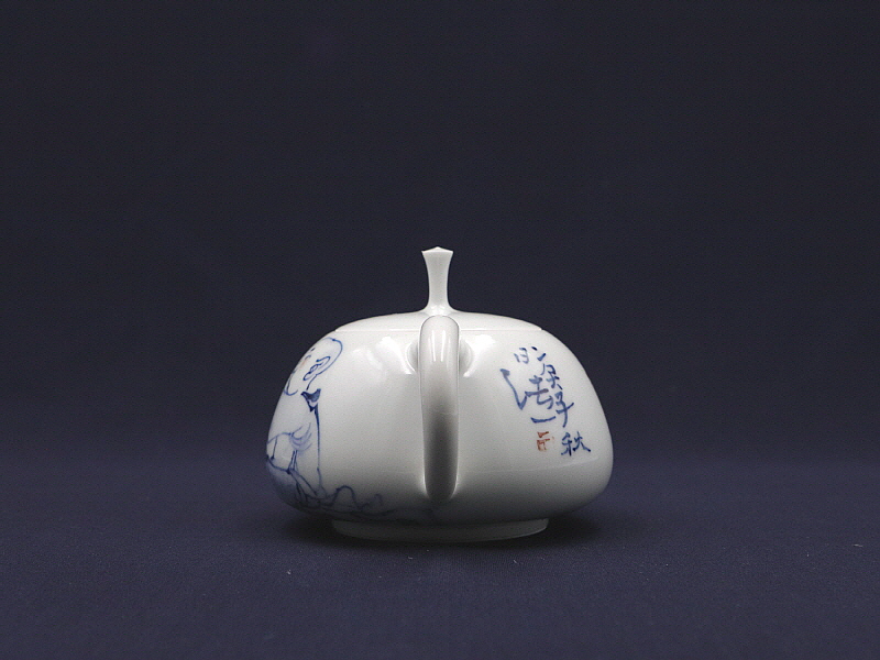 37. 청화유리홍 동자문