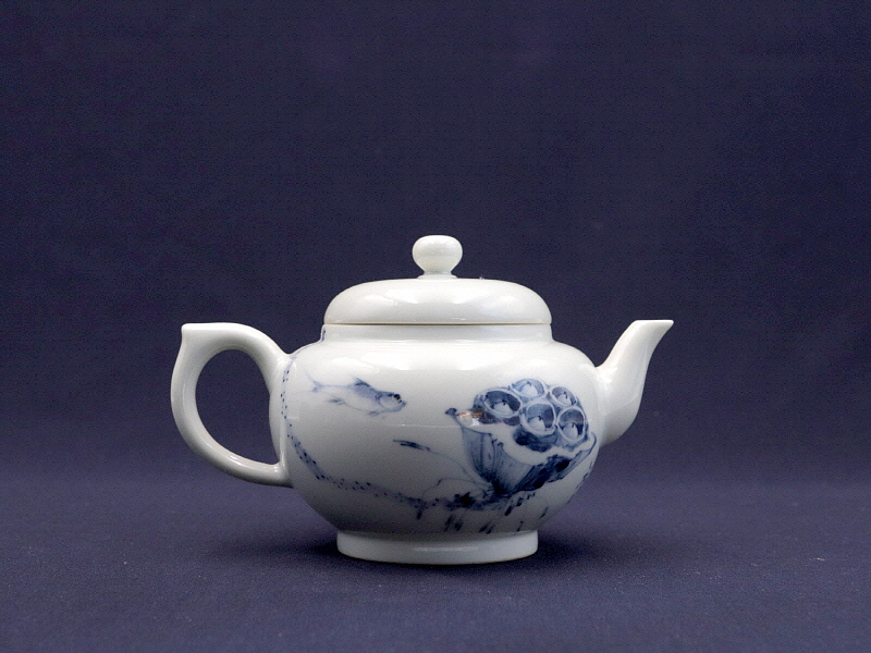 144. 청화 어연문