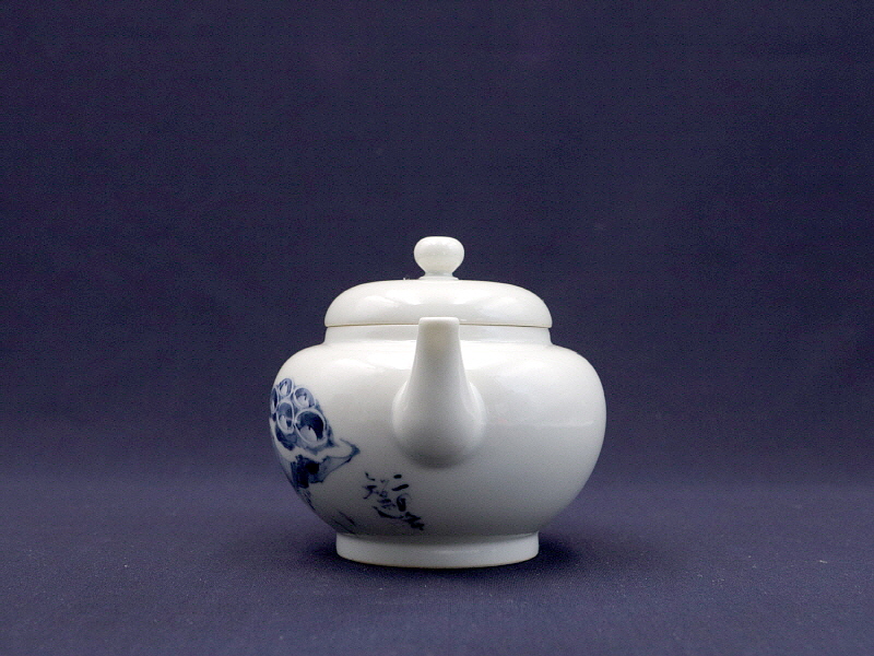 144. 청화 어연문