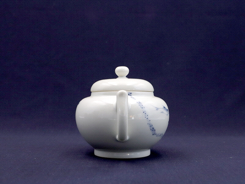 144. 청화 어연문