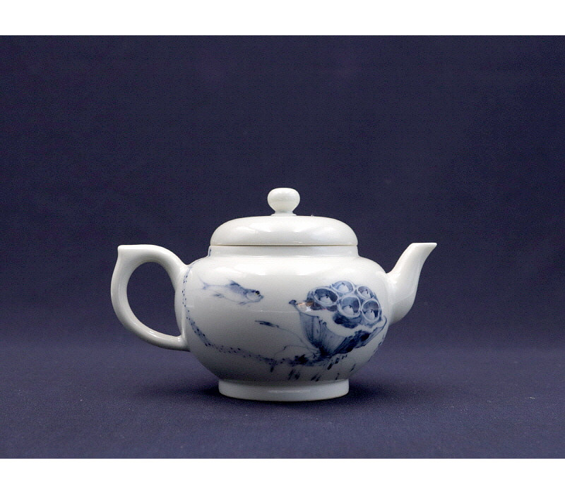 144. 청화 어연문