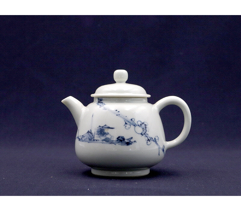 148. 청화 매조주문