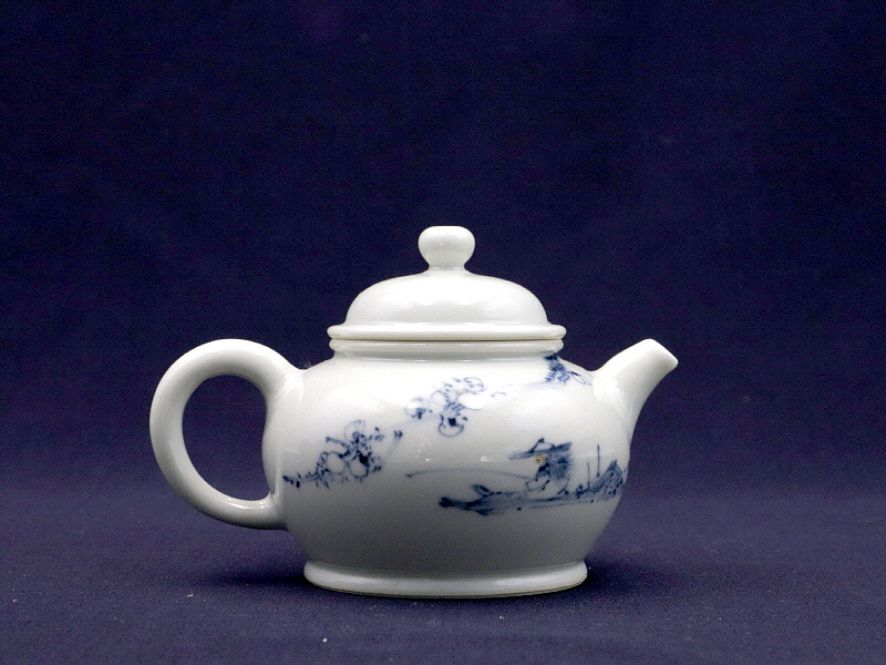 150. 청화 매조주문