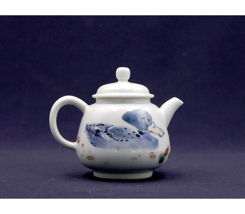 157. 청화유리홍 안압문