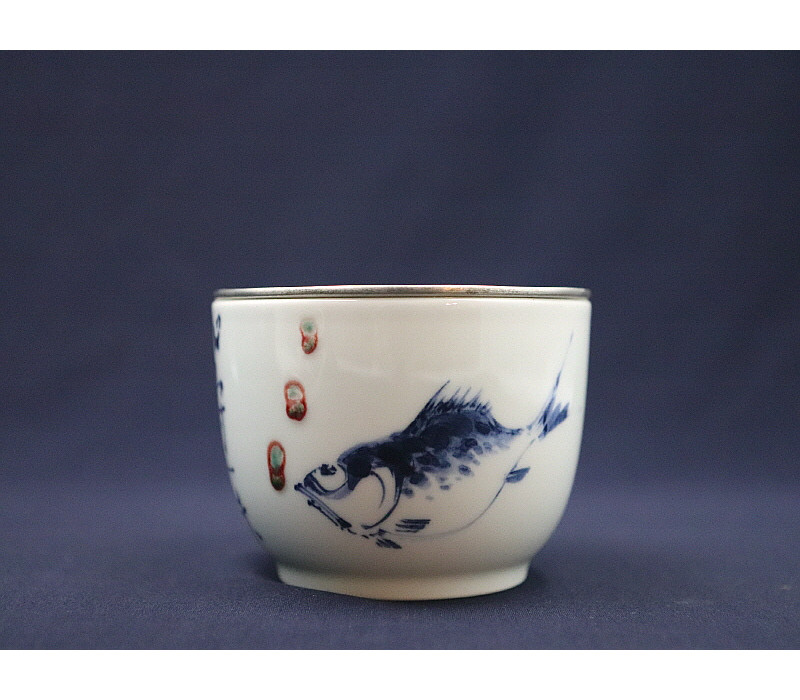 16. 청화유리홍 궐어문