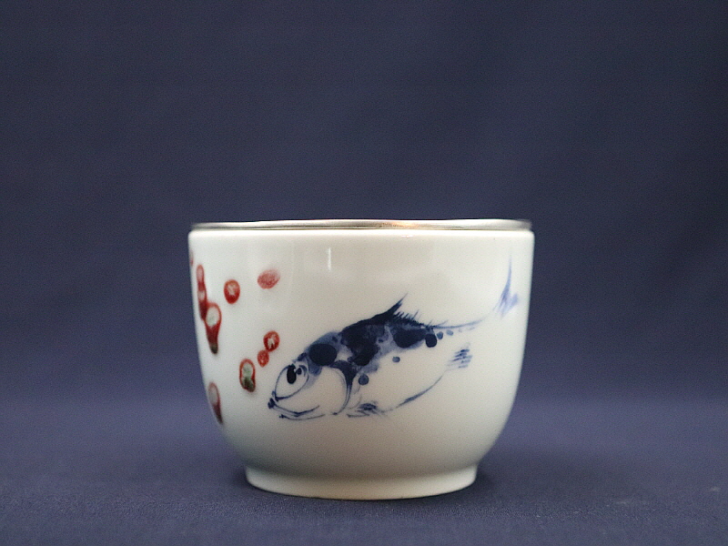 17. 청화유리홍 궐어문