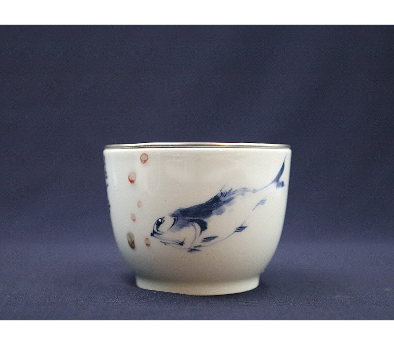 20. 청화유리홍 궐어문