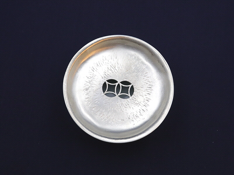 23. 청화유리홍 궐어문