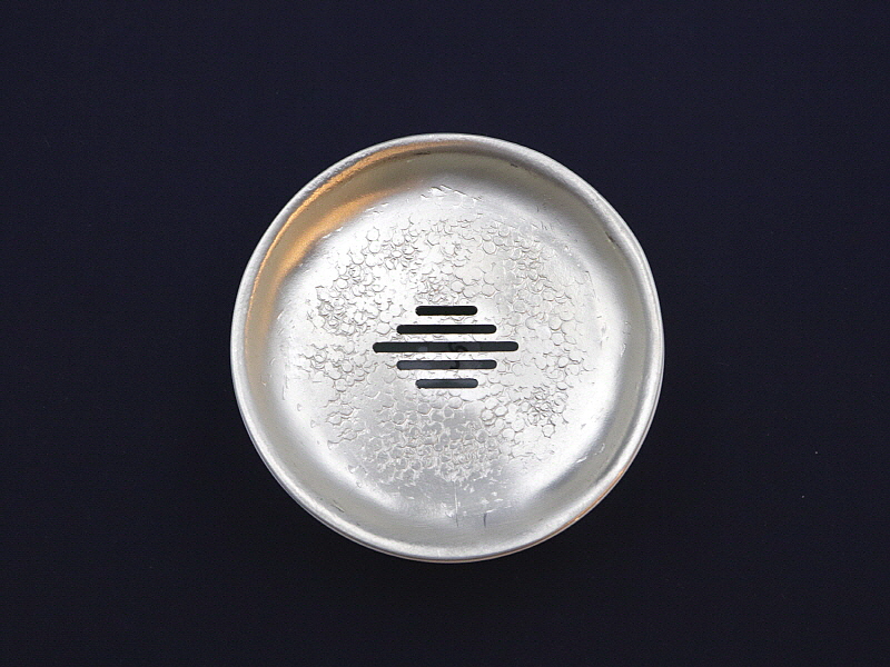 37. 청화유리홍 불계지주문