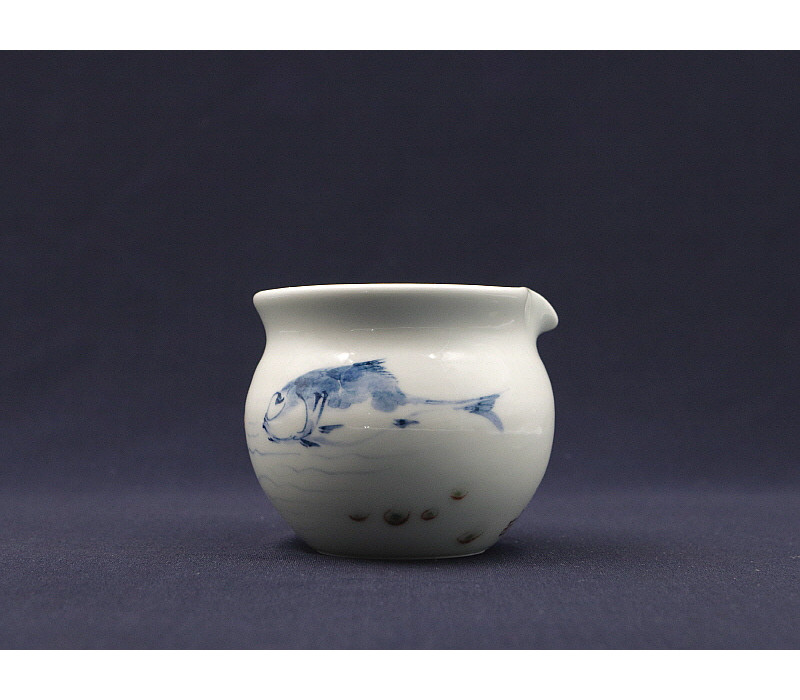 12. 청화유리홍 궐어문