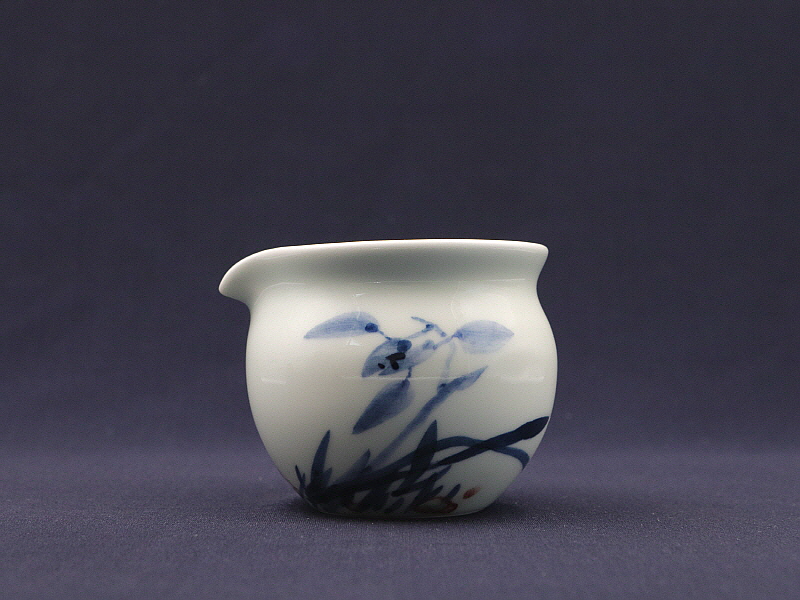 40. 청화유리홍 난문