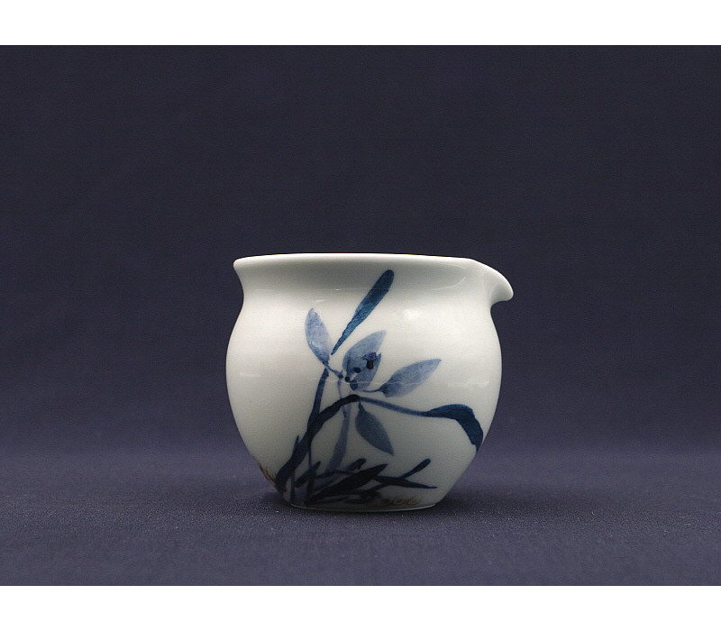 49. 청화유리홍 난문