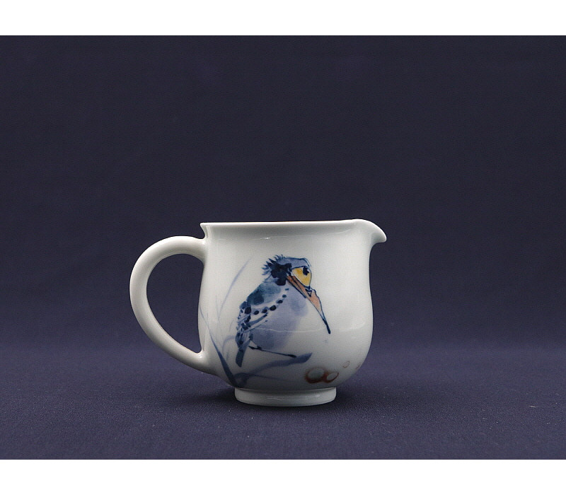 79. 청화유리홍 단취문