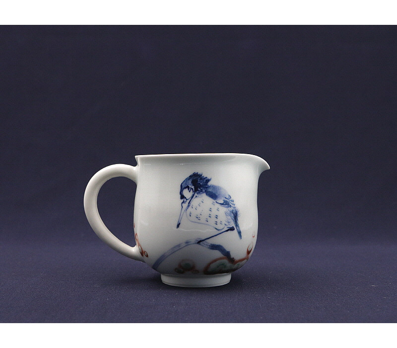 85. 청화유리홍 단취문