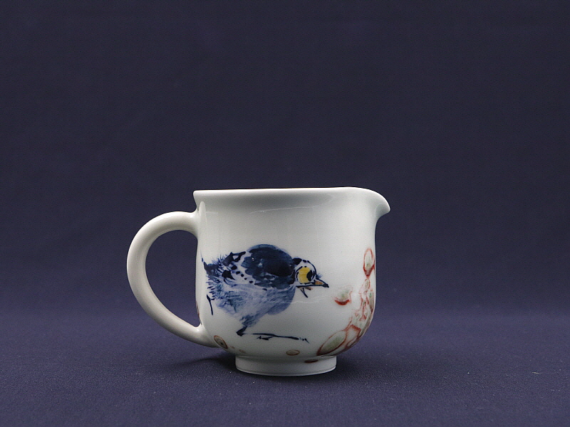 88. 청화유리홍 단취문