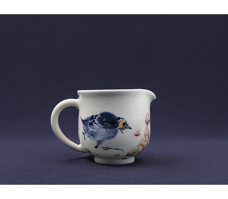 88. 청화유리홍 단취문