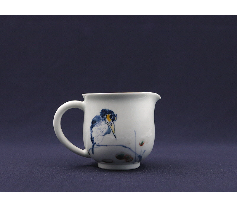 92. 청화유리홍 단취문