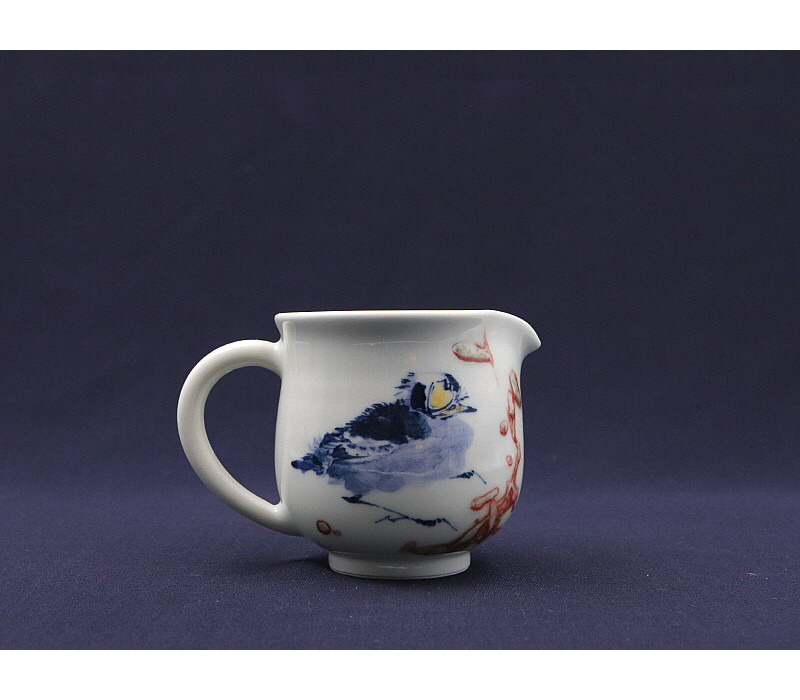 98. 청화유리홍 단취문