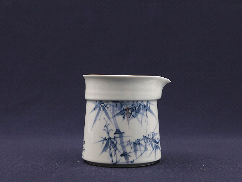 142. 청화 산수인물문