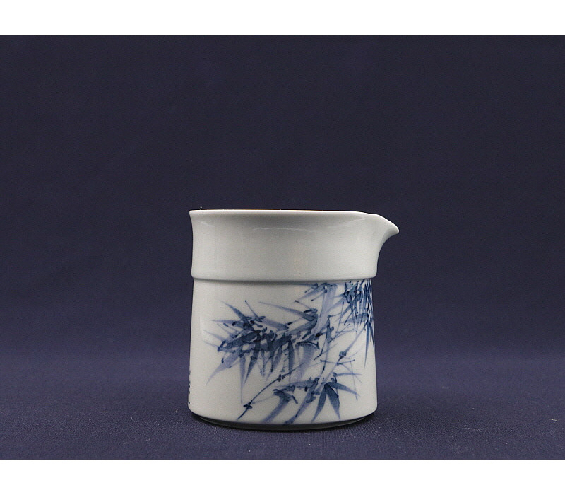 143. 청화 산수인물문