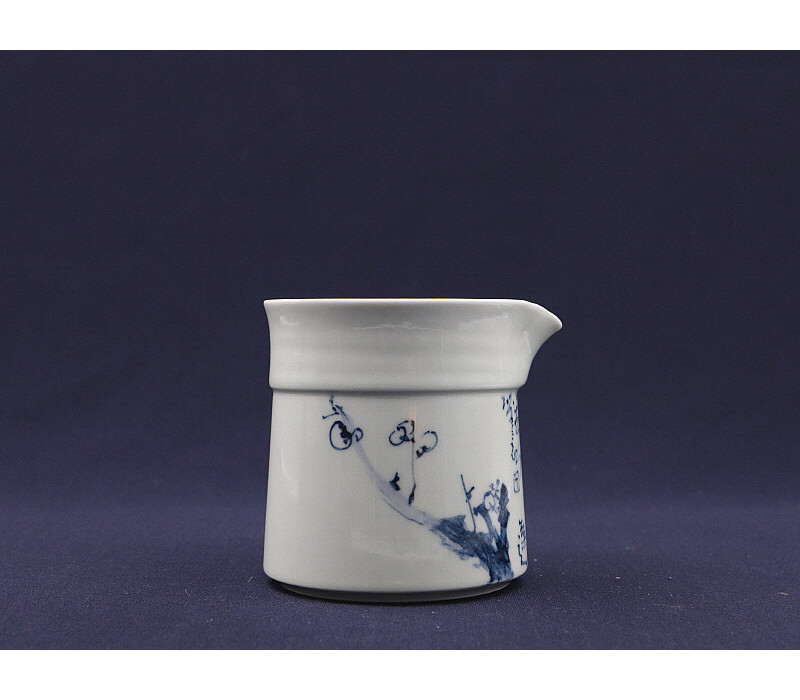 151. 청화유리홍 고매문