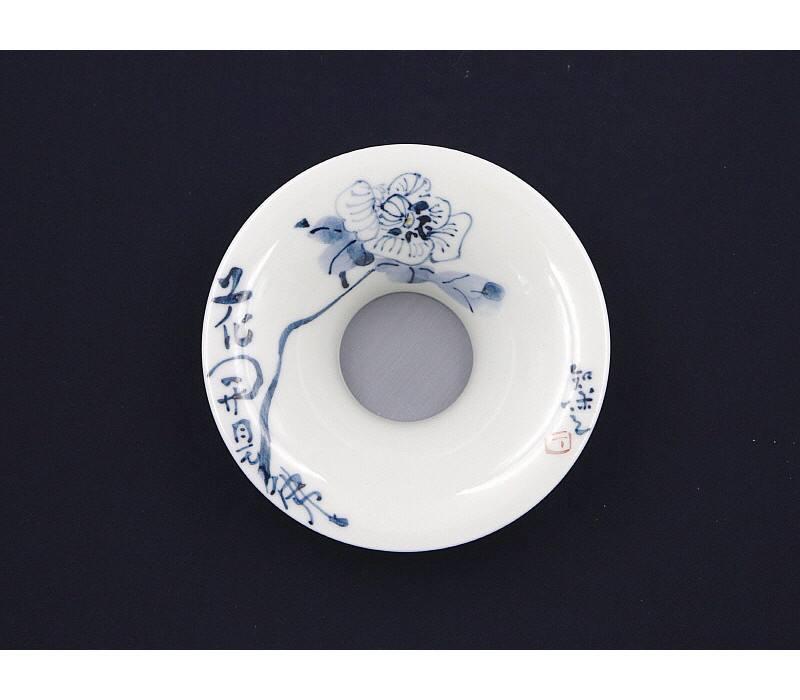 10. 청화 국화문