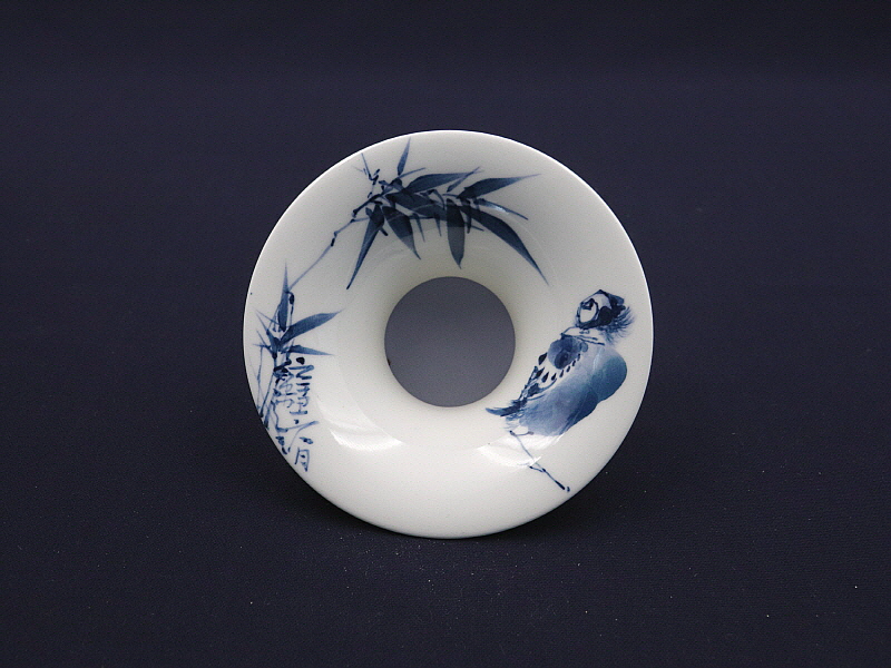 104. 청화 팔가조죽문