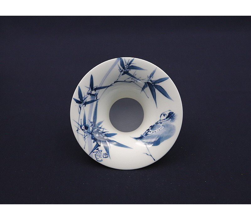 119. 청화 팔가조죽문