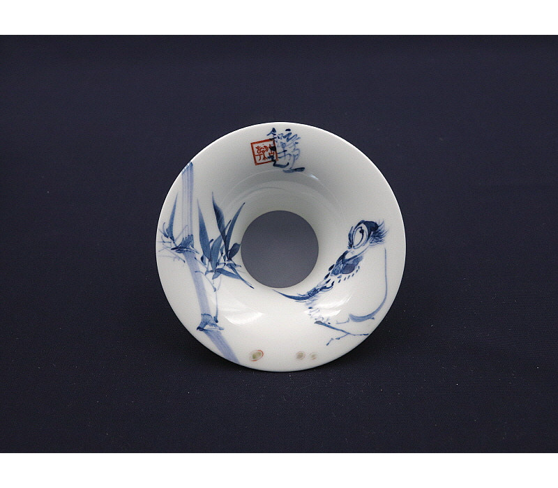 121. 청화 팔가조죽문