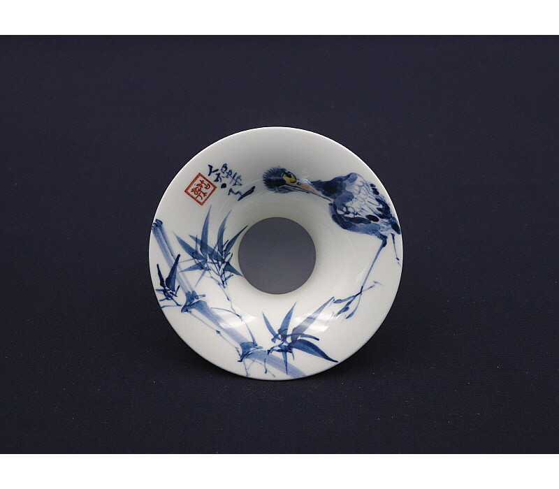 145. 청화 유리홍 조죽문