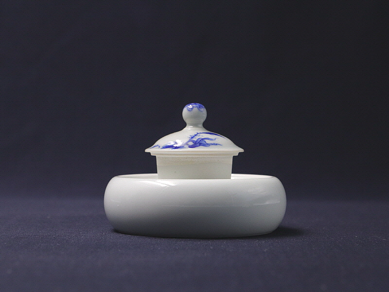 91. 청화 산수가문