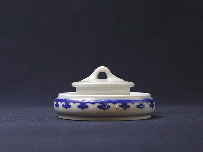 3. 분채 연화접문